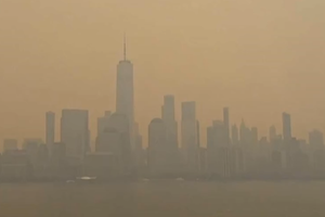 Alerta en Nueva York por mala calidad del aire tras incendios forestales en Canadá