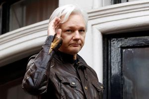 Julian Assange, fundador de WikiLeaks, se declara culpable y
llega a acuerdo con gobierno de EEUU