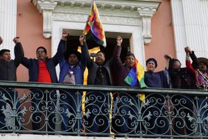 Luis Arce rechaza narrativa de "autogolpe" de
estado que circula en Bolivia