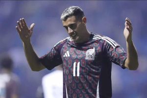 Selección Mexicana decepciona en su regreso a Puebla; empata 2-2 ante Valencia&nbsp;