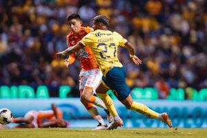 Con un Cuauhtémoc lleno, América gana 2-1 ante Pachuca