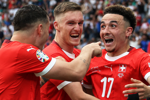 Suiza avanza a cuartos tras vencer al campeón Italia