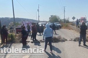 "Atorón" en Periférico de Puebla tras manifestación para exigir puente peatonal