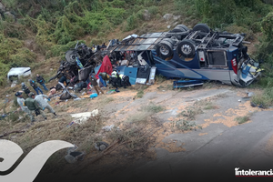 Suman 19 muertos tras accidente de autobús en Zacatecas