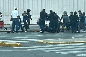 Riña entre ambulantes deja cuatro heridos, en colonia La Paz