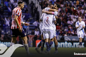 Puebla derrota a Chivas y revive en el Cuauhtémoc