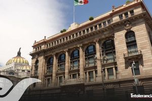 Banxico reduce a 0.1% su previsión de crecimiento por aranceles de Trump
