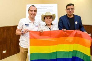 Mario Riestra Piña y la comunidad LGBTTTIQ+ pactan un decálogo