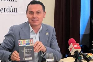 Máximo Serdán presenta libro "Ser hecho en México"