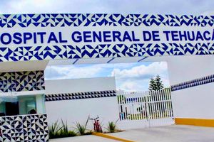 Muere hombre frente al hospital de Tehuacán tras ser baleado en riña