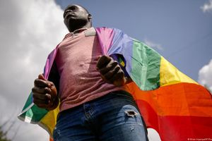 Uganda aprueba severa ley contra la homosexualidad