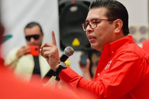 Perverso que expriistas eviten llegada de suplentes al Congreso de Puebla: Néstor Camarillo